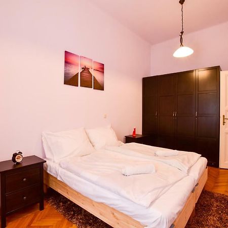 Carpathia Apartment At The Famous Vaci Street Budapest Esterno foto