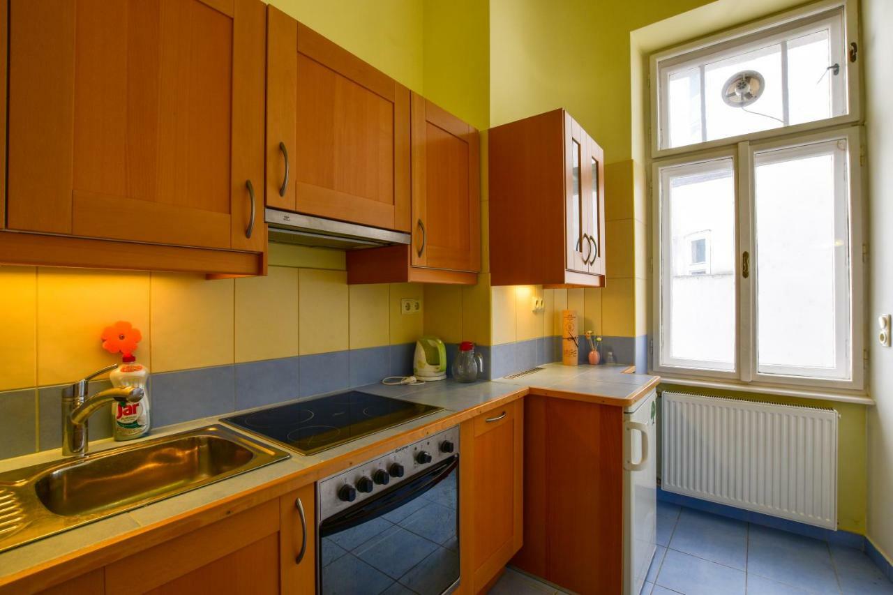 Carpathia Apartment At The Famous Vaci Street Budapest Esterno foto